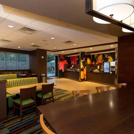 Fairfield Inn & Suites By Marriott Detroit Chesterfield